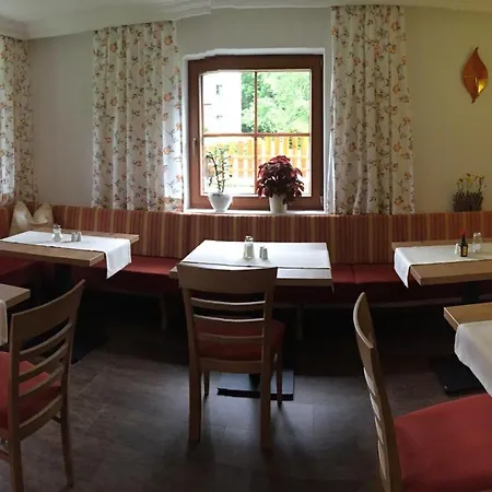 Gemsenblick B&B 로이타쉬