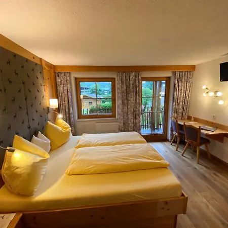 Landhaus Gemsenblick Bed & Breakfast 3*