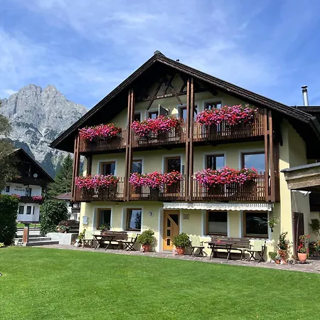 Bed & Breakfast Landhaus Gemsenblick 3*